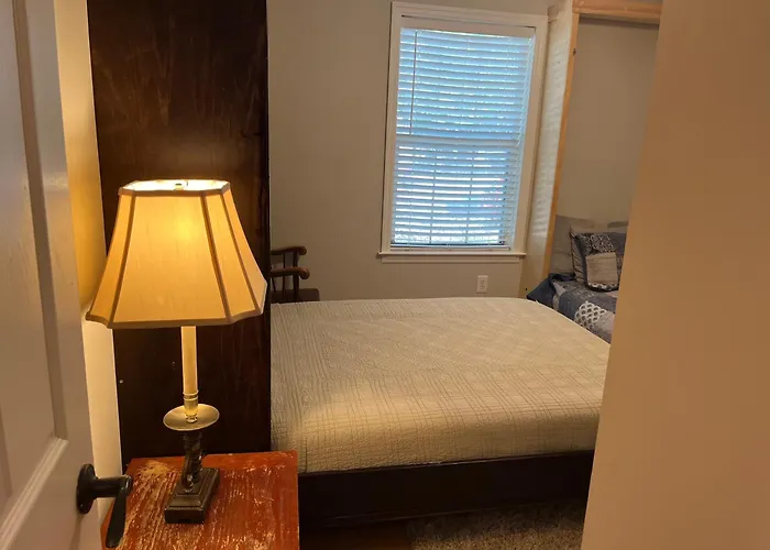 Spacious 3 Bedroom 2 Bath Condo Close To Five-Points In Athens